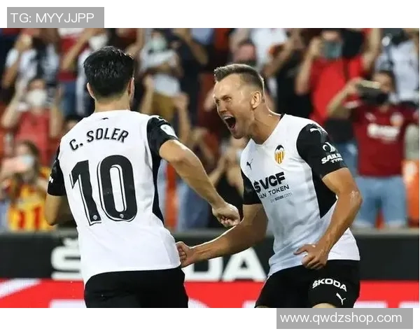 塞维利亚与雷恩的激烈对决揭示欧战新篇章的精彩瞬间